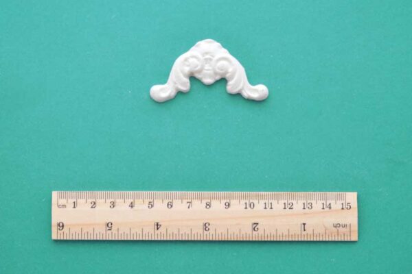Small Shell Corner Moulding